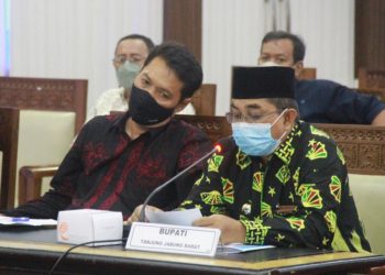 Bupati Tanjab Barat Anwar Sadat